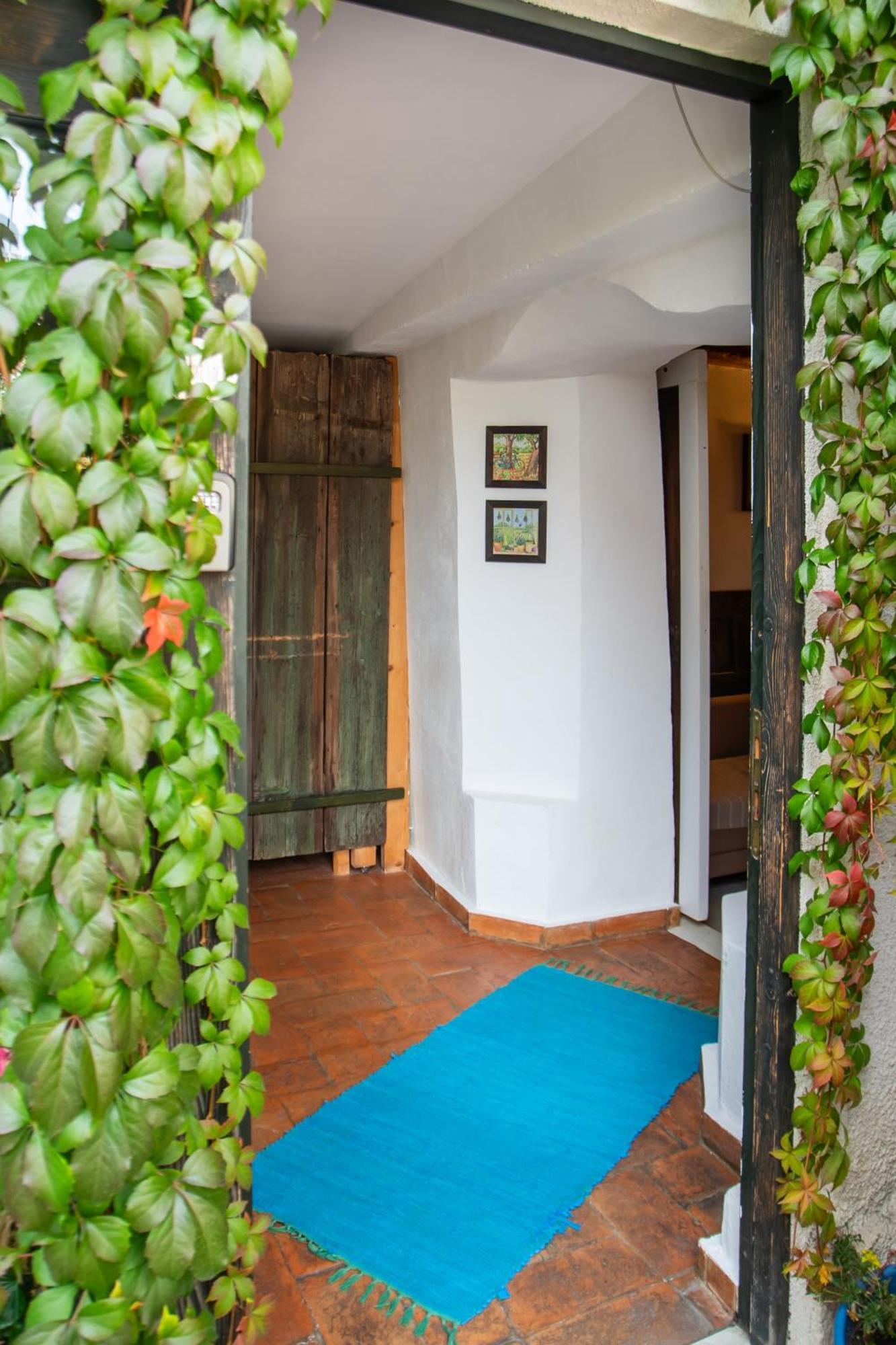 Bike House - 250-Year-Old Restored House In A Quiet Area Brasov Exterior photo