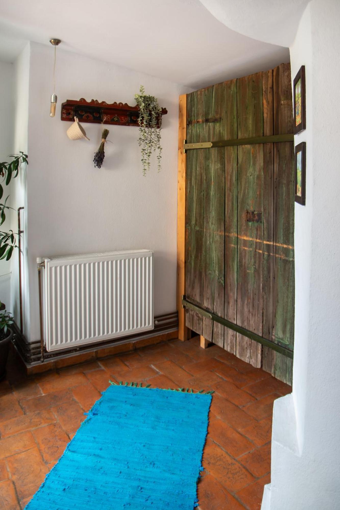 Bike House - 250-Year-Old Restored House In A Quiet Area Brasov Exterior photo